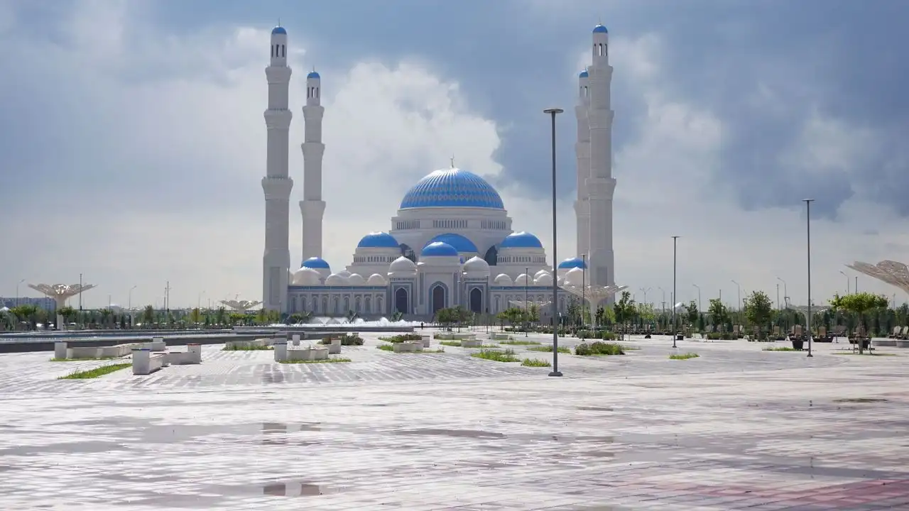 Essential Kazakh Vocabulary For Ordering Food And Dining Out